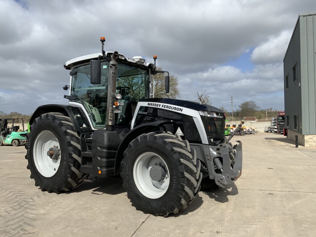 Massey Ferguson 8S.225 Black Tractor (ST26275)