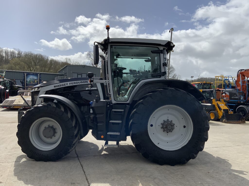 Massey Ferguson 8S.225 Black Tractor (ST26275)