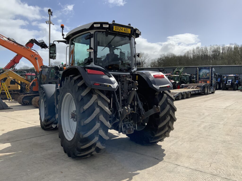Massey Ferguson 8S.225 Black Tractor (ST26275)