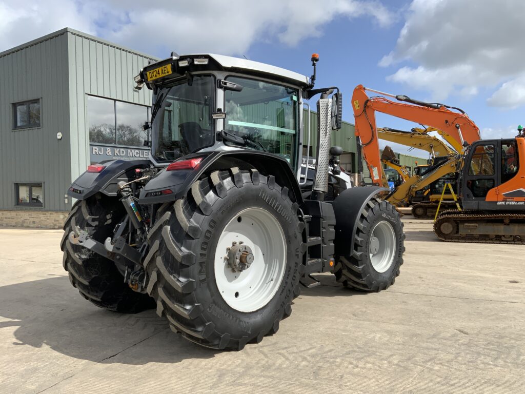 Massey Ferguson 8S.225 Black Tractor (ST26275)