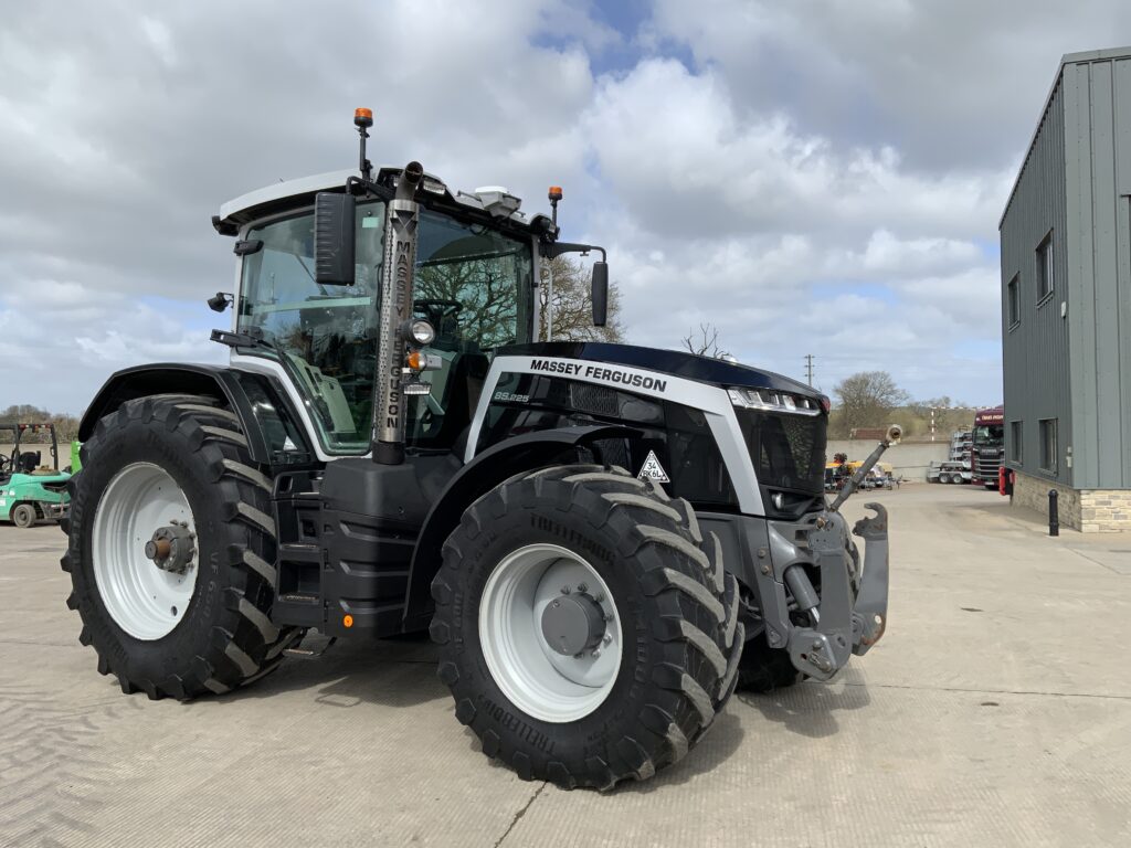 Massey Ferguson 8S.225 Black Tractor (ST26275)