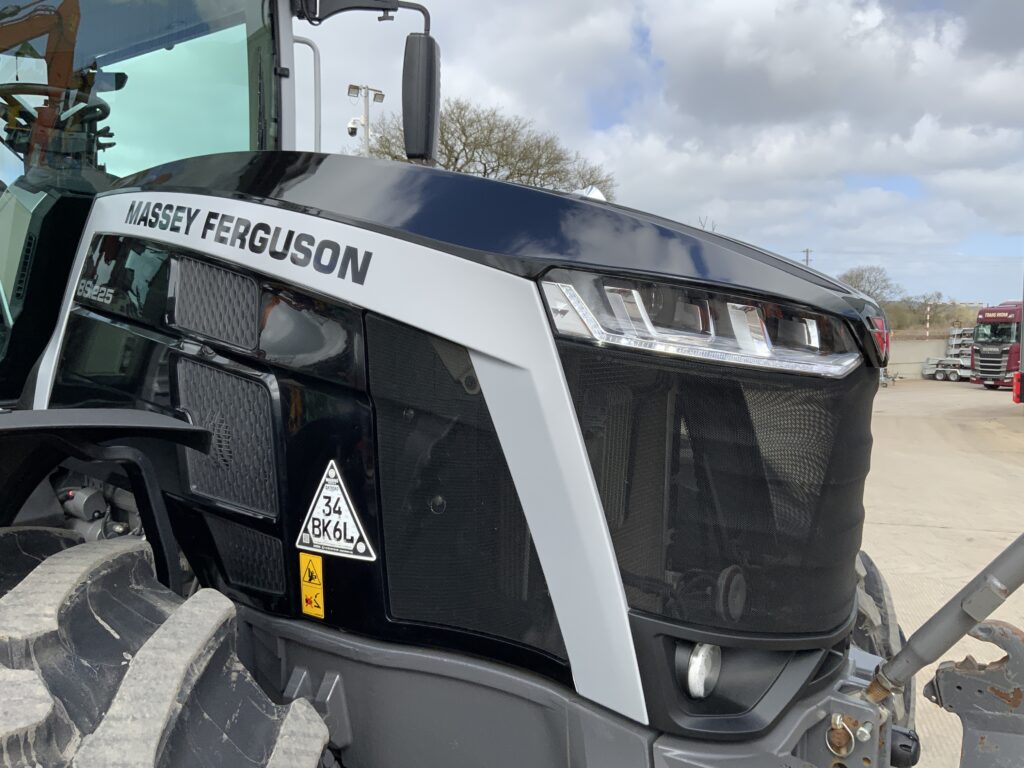 Massey Ferguson 8S.225 Black Tractor (ST26275)