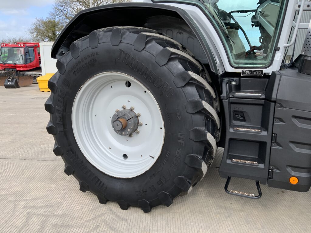 Massey Ferguson 8S.225 Black Tractor (ST26275)