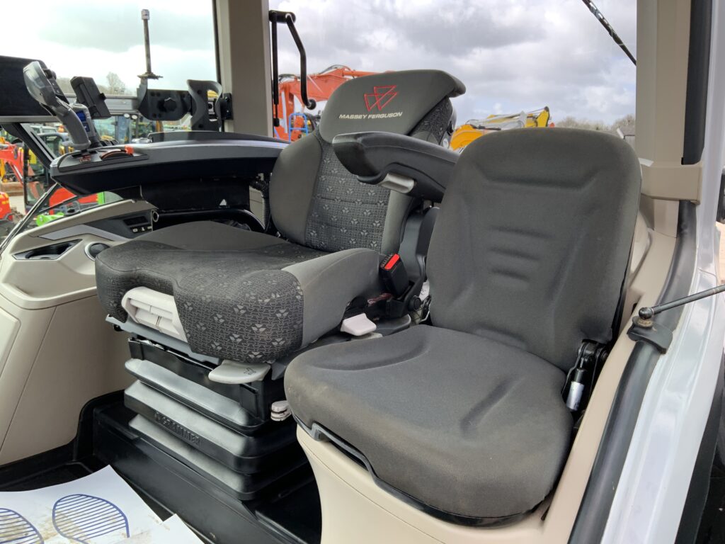 Massey Ferguson 8S.225 Black Tractor (ST26275)