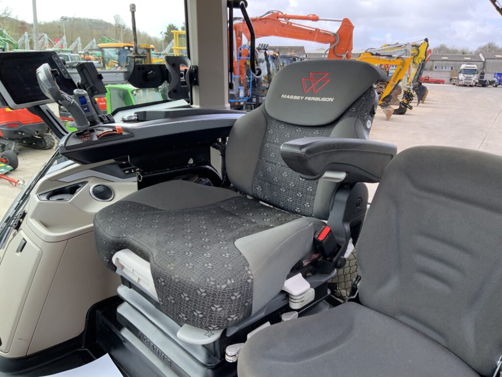 Massey Ferguson 8S.225 Black Tractor (ST26275)