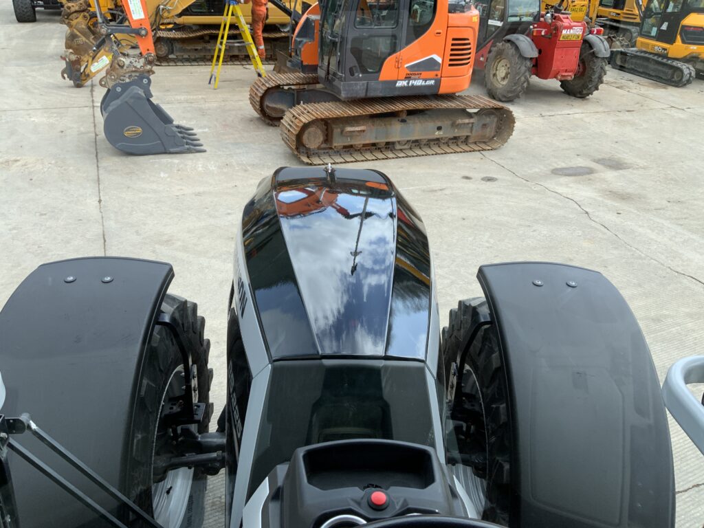 Massey Ferguson 8S.225 Black Tractor (ST26275)