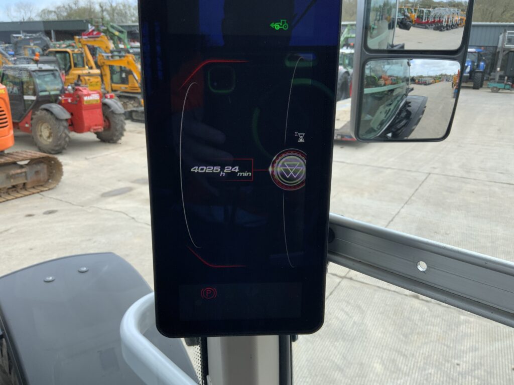 Massey Ferguson 8S.225 Black Tractor (ST26275)