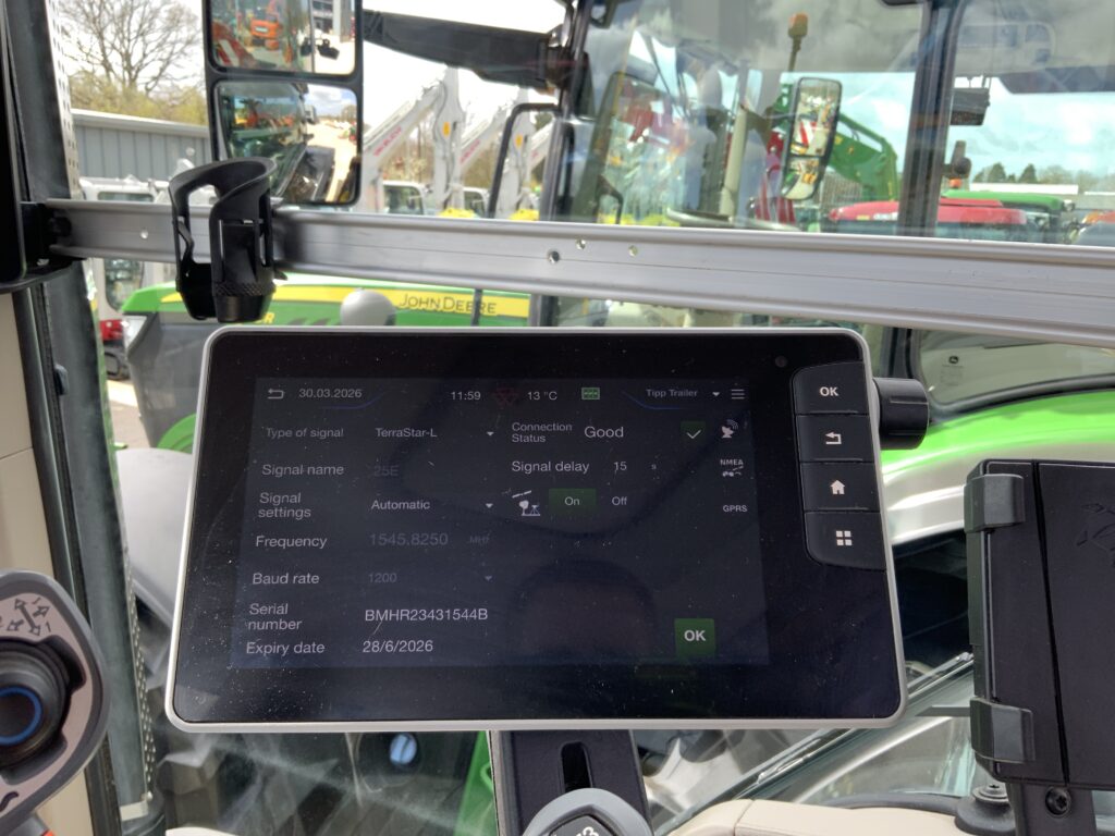 Massey Ferguson 8S.225 Black Tractor (ST26275)