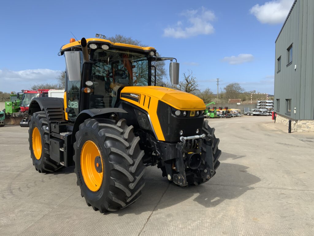 JCB 4220 Fastrac Tractor (ST26097)