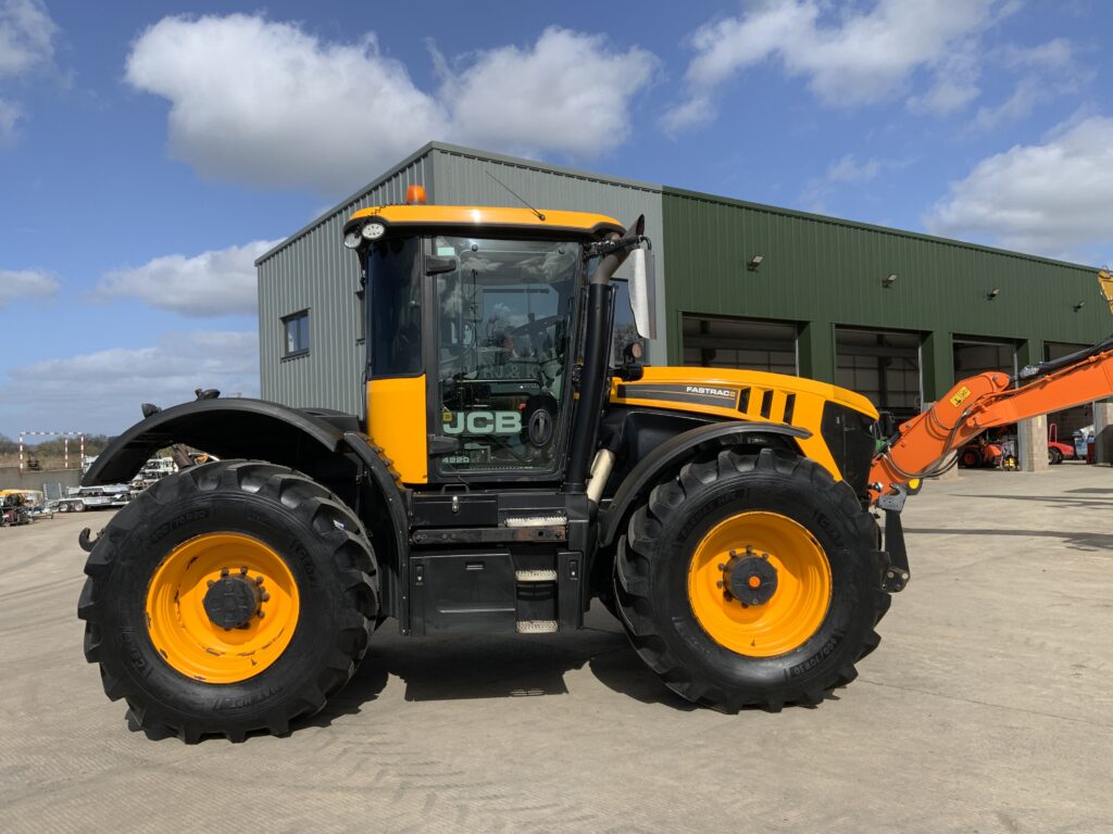 JCB 4220 Fastrac Tractor (ST26097)