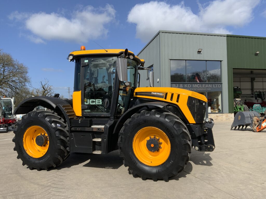 JCB 4220 Fastrac Tractor (ST26097)