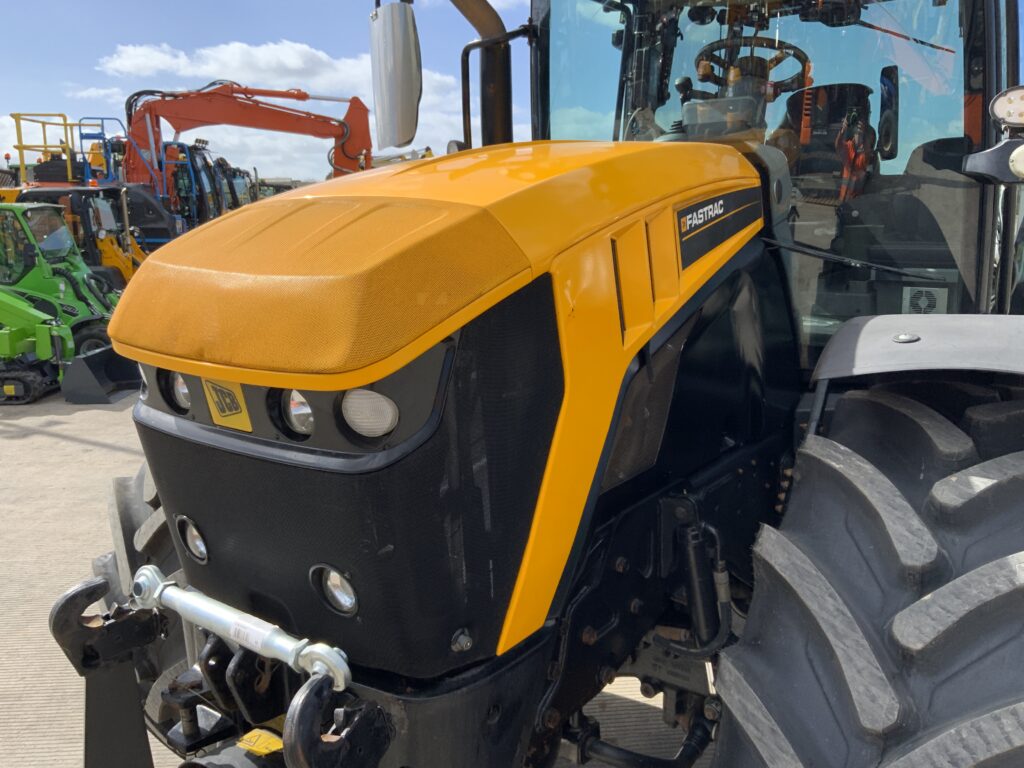 JCB 4220 Fastrac Tractor (ST26097)