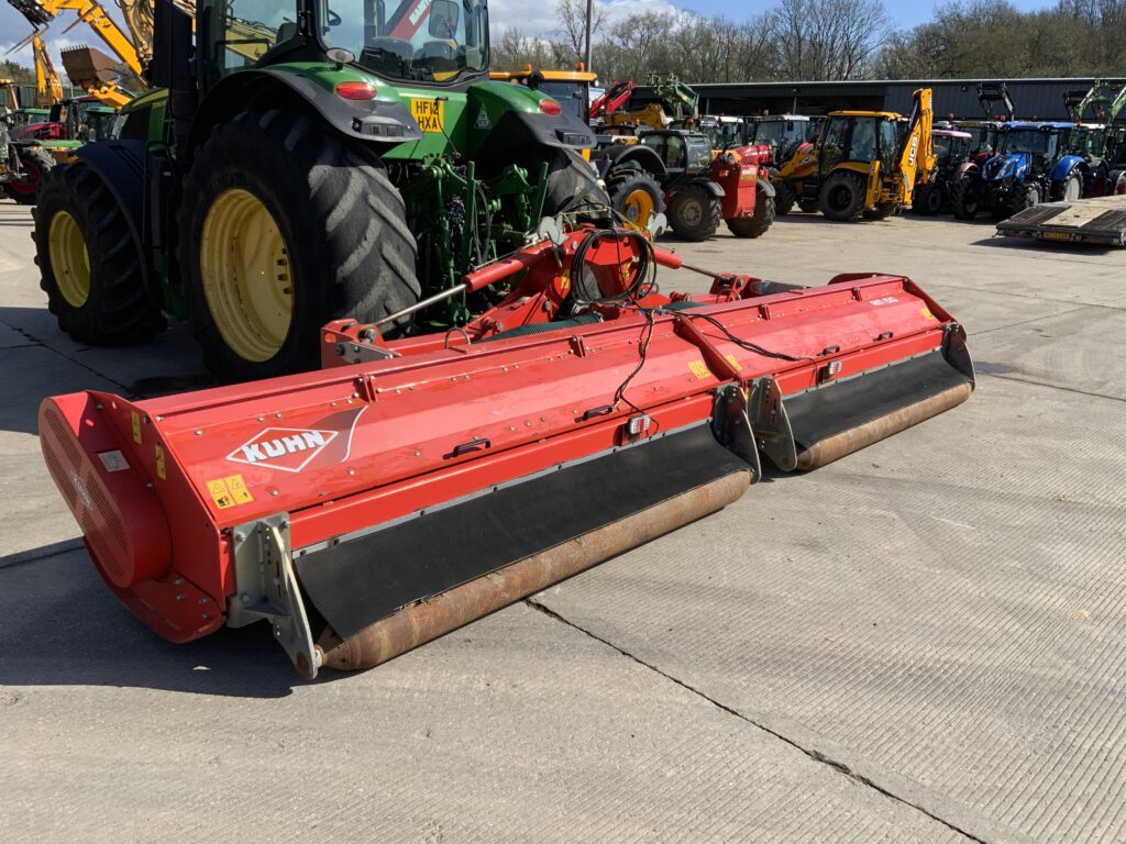 Kuhn RM 610 Folding Flail Topper (ST25871)
