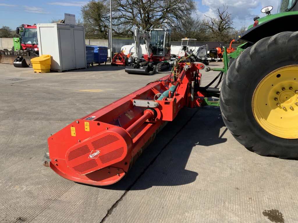 Kuhn RM 610 Folding Flail Topper (ST25871)