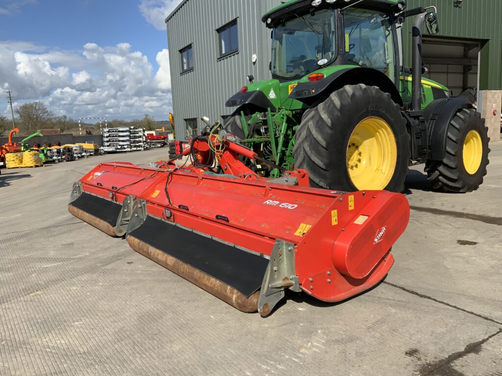 Kuhn RM 610 Folding Flail Topper (ST25871)