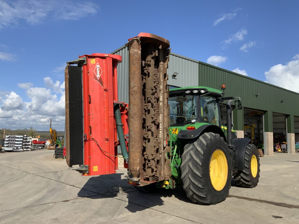 Kuhn RM 610 Folding Flail Topper (ST25871)