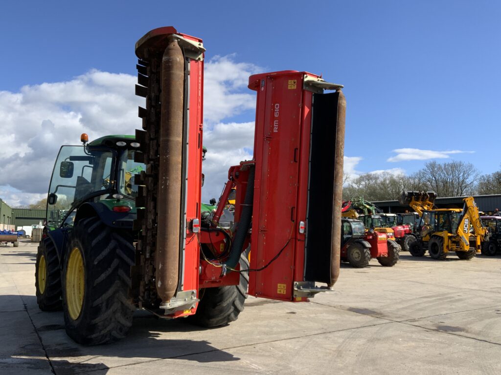 Kuhn RM 610 Folding Flail Topper (ST25871)