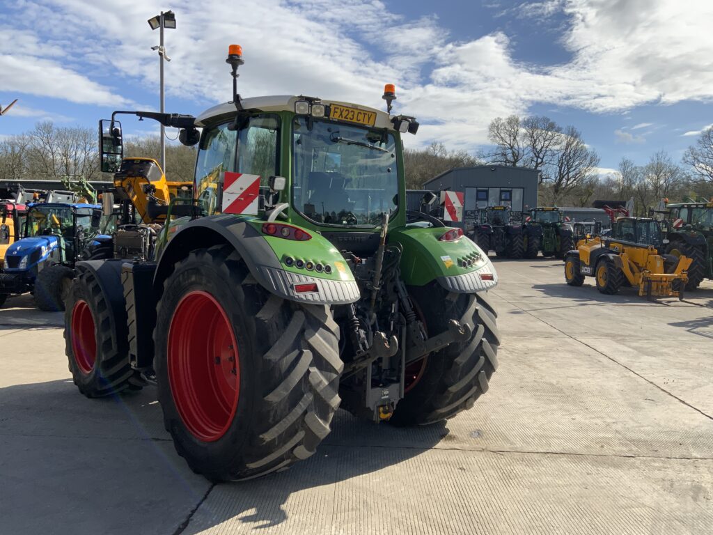 Fendt 724 Profi Plus Tractor (ST26001)