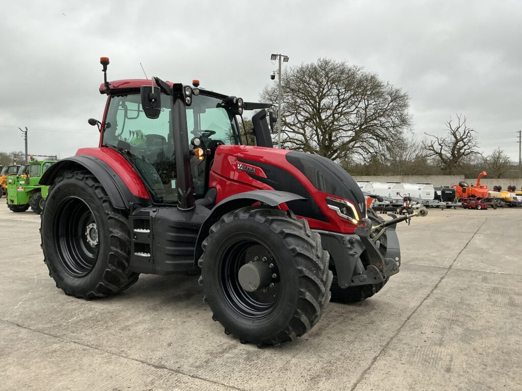 Valtra T235 Active Tractor (ST25715)