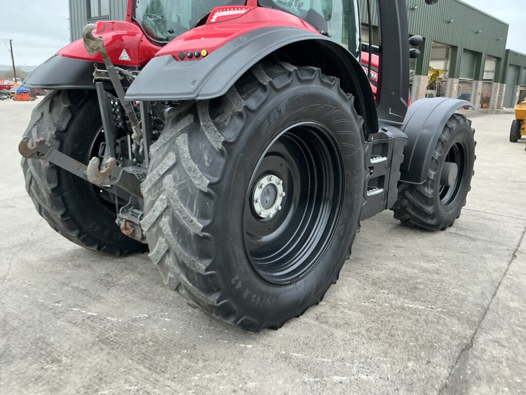 Valtra T235 Active Tractor (ST25715)
