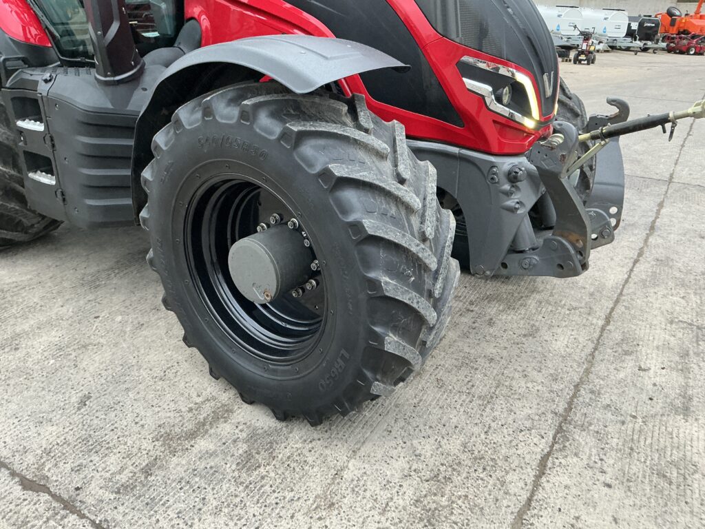 Valtra T235 Active Tractor (ST25715)