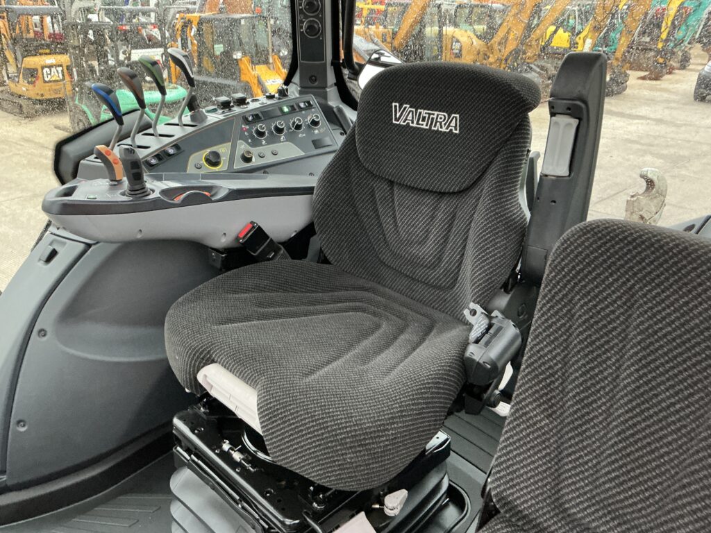 Valtra T235 Active Tractor (ST25715)