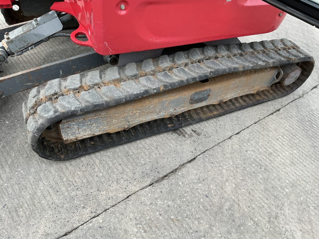 Takeuchi TB325R Digger (ST25898)