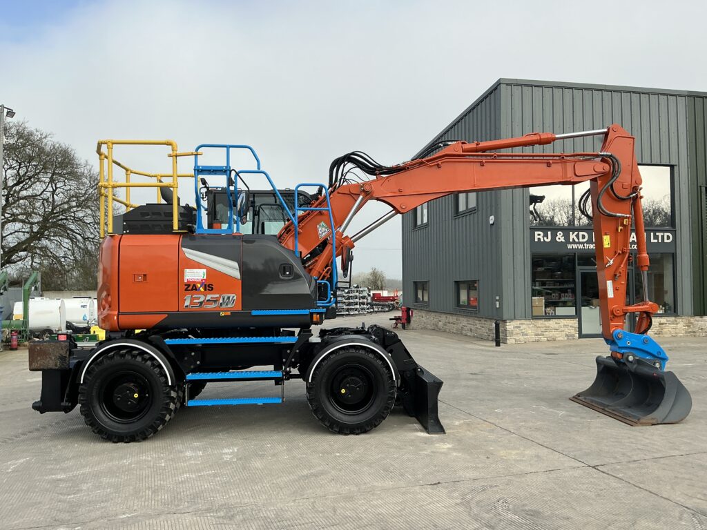 Hitachi Zaxis 135W Tab boom Rubber duck Digger (ST26075)