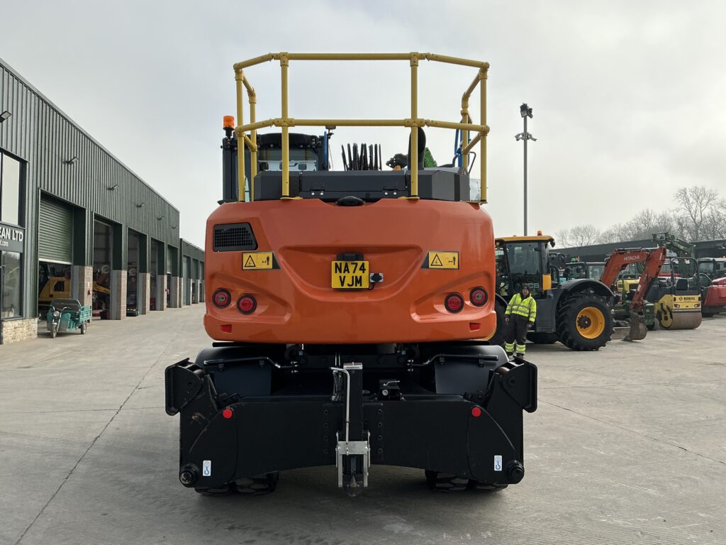 Hitachi Zaxis 135W Tab boom Rubber duck Digger (ST26075)