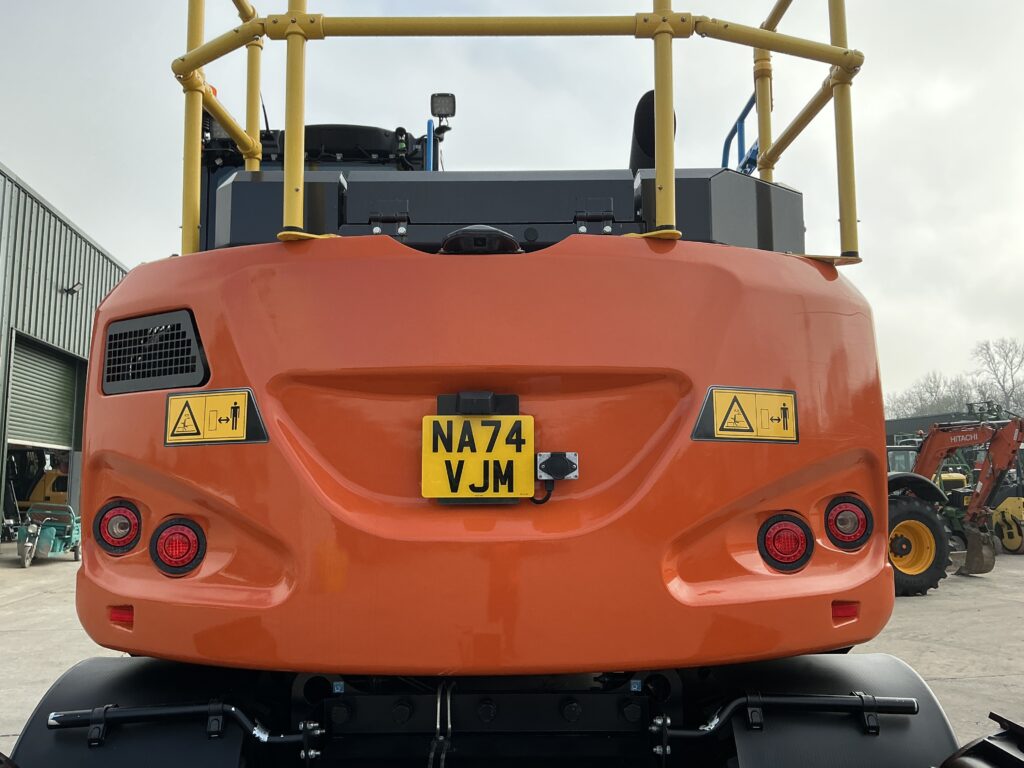 Hitachi Zaxis 135W Tab boom Rubber duck Digger (ST26075)