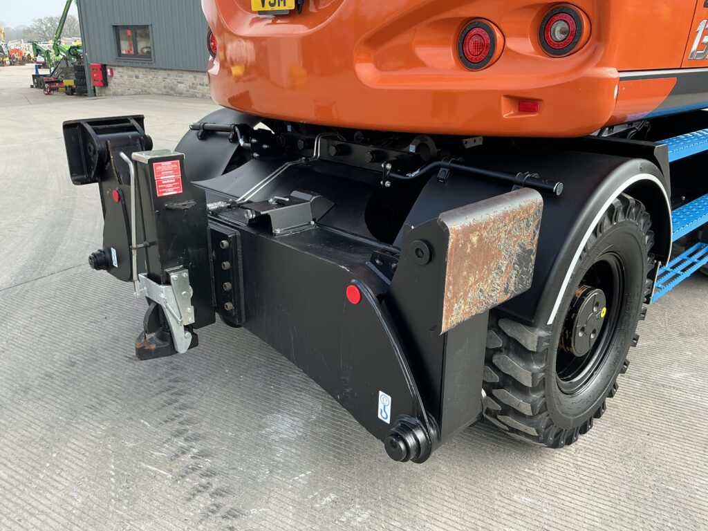 Hitachi Zaxis 135W Tab boom Rubber duck Digger (ST26075)