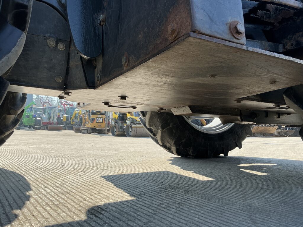 McCormick MC115 Loader Tractor (ST25693)