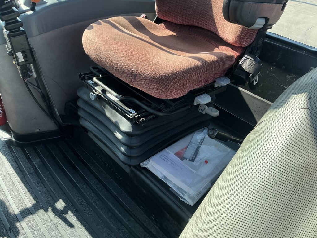 McCormick MC115 Loader Tractor (ST25693)