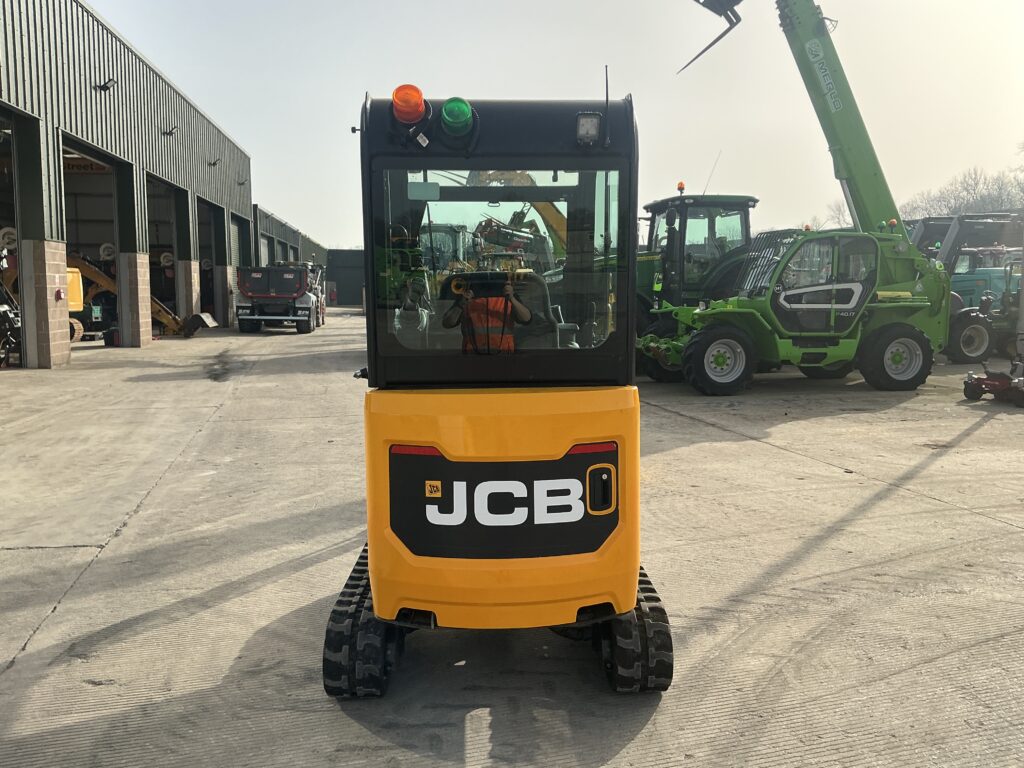 JCB 16C Cabbed Digger (ST26057)