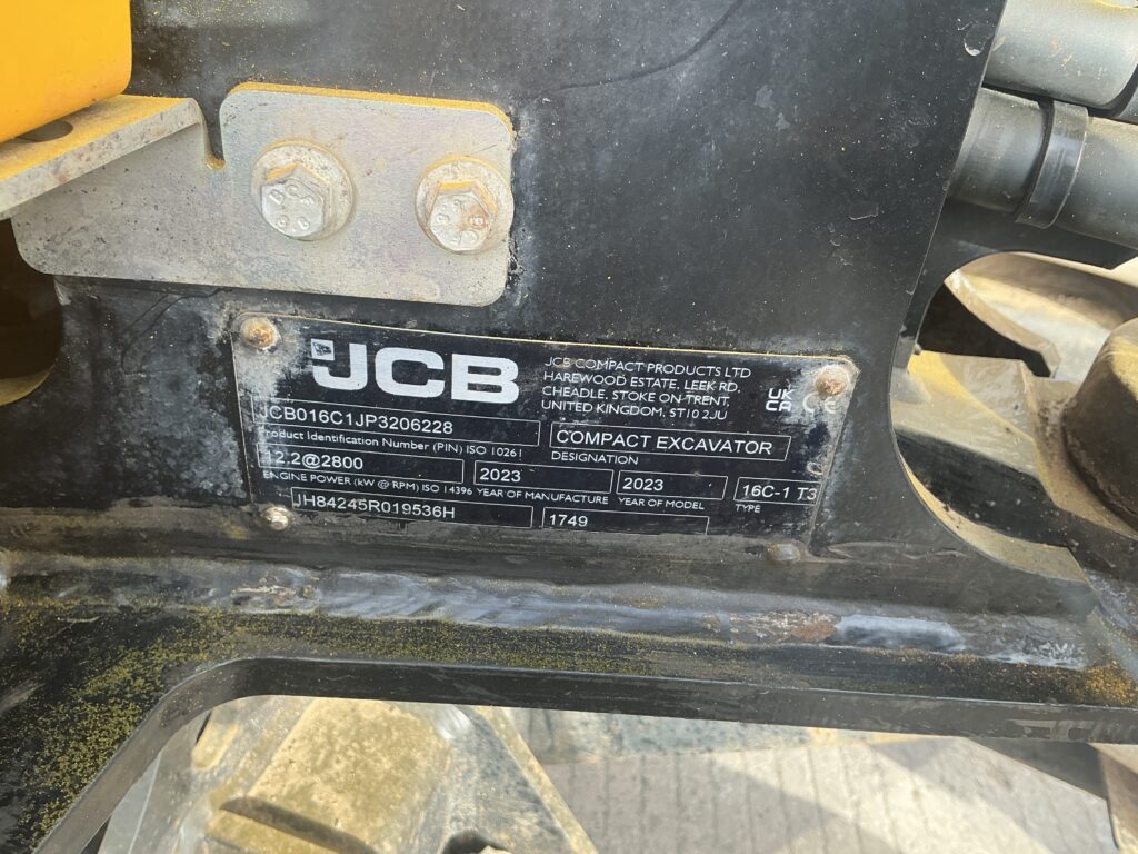 JCB 16C Cabbed Digger (ST26057)