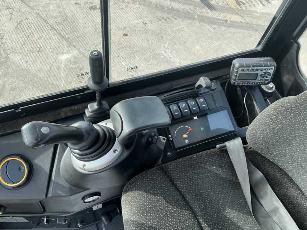 JCB 16C Cabbed Digger (ST26057)