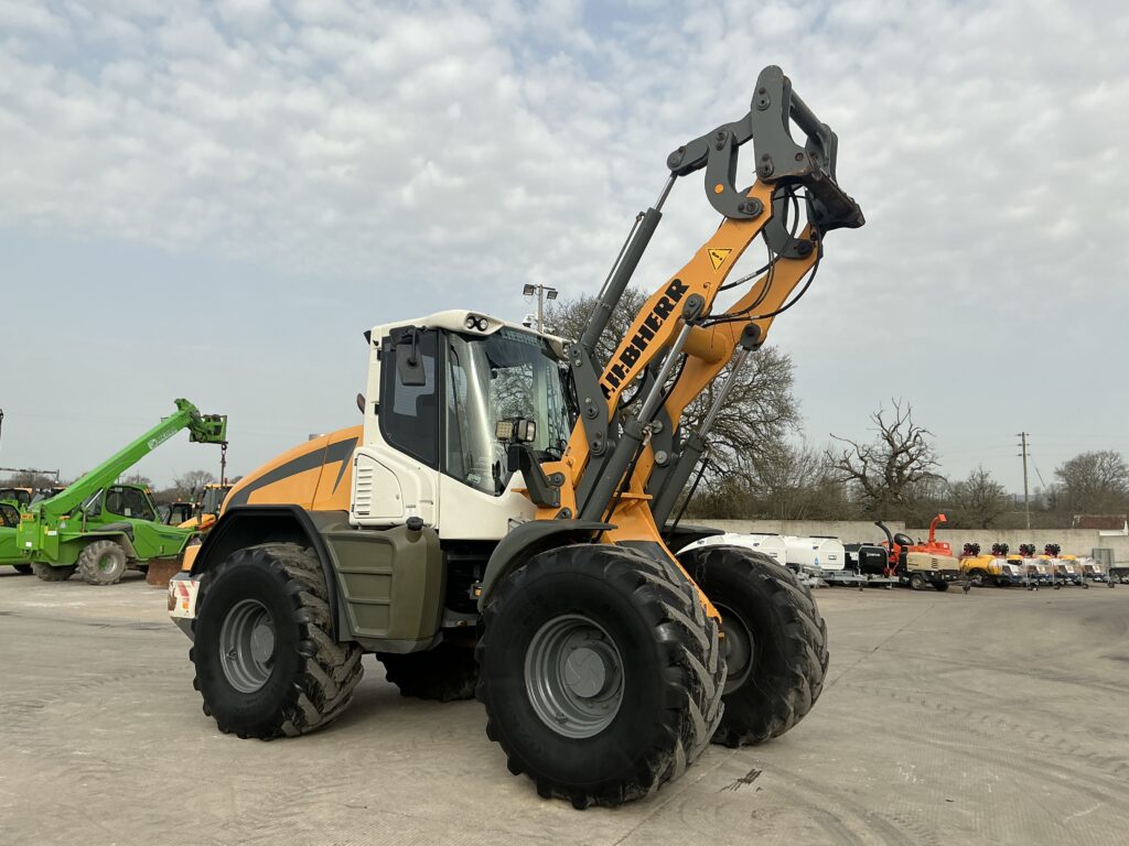 Liebherr L538 Loading Shovel (ST25866)