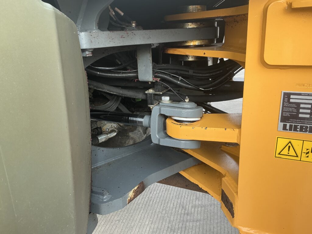 Liebherr L538 Loading Shovel (ST25866)