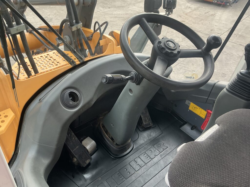 Liebherr L538 Loading Shovel (ST25866)