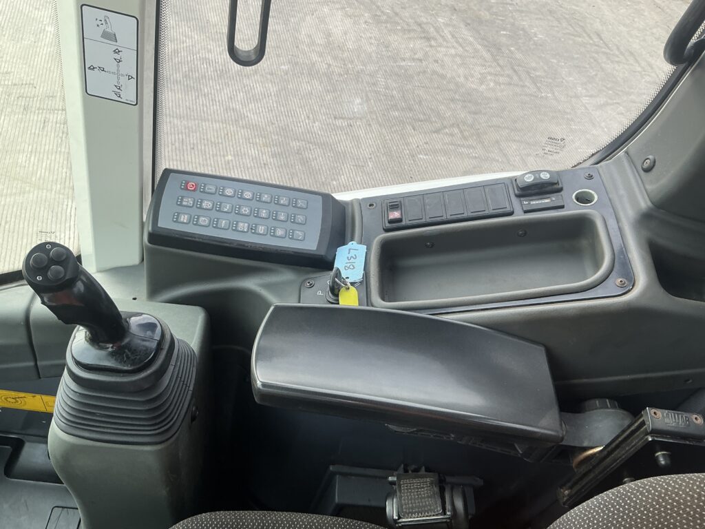 Liebherr L538 Loading Shovel (ST25866)