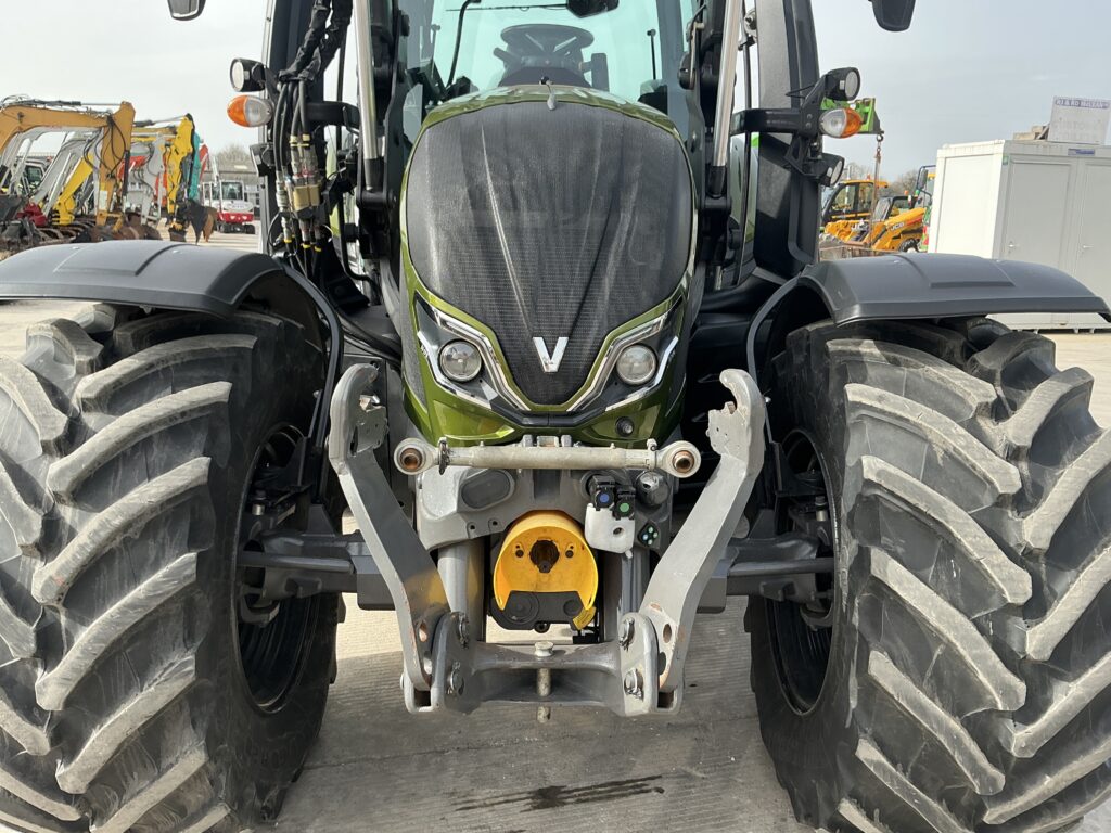 Valtra N175 Versu Unlimited Tractor (ST25906)