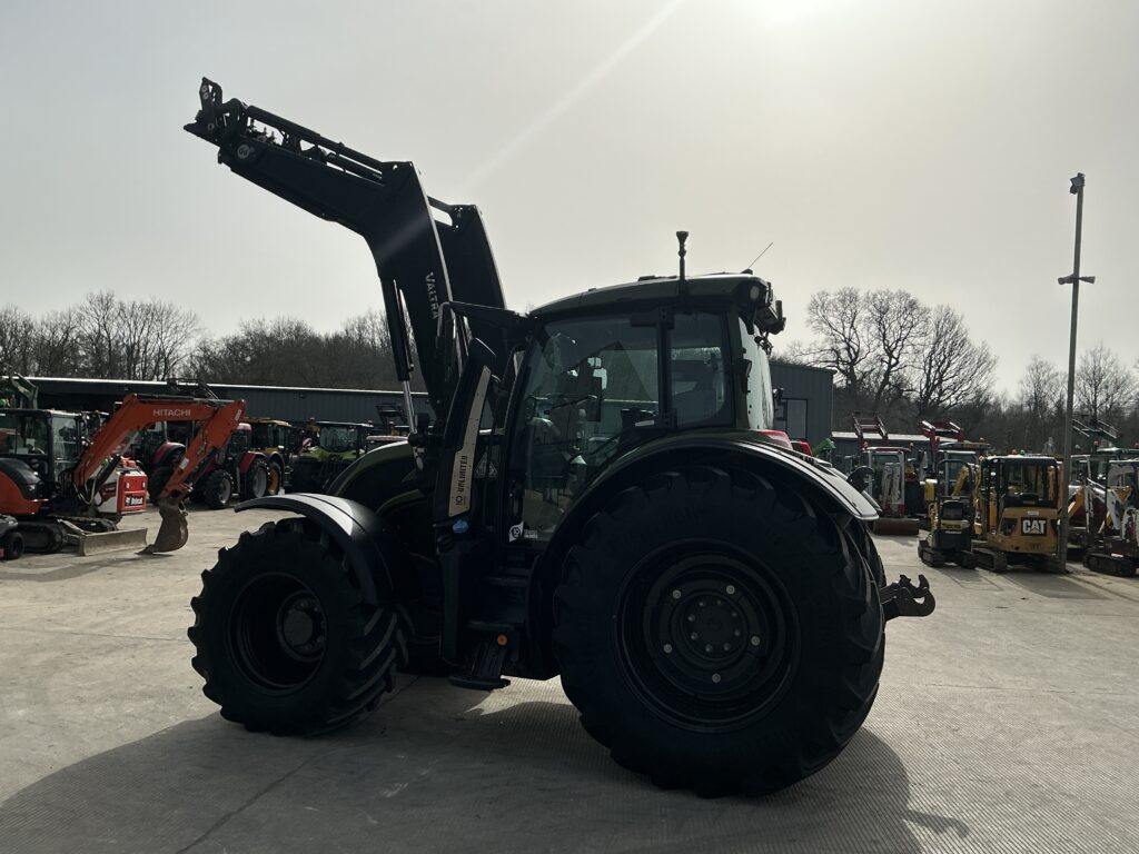 Valtra N175 Versu Unlimited Tractor (ST25906)