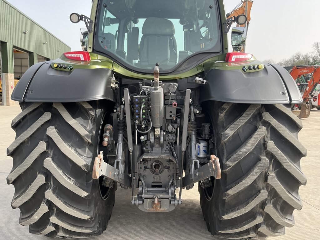 Valtra N175 Versu Unlimited Tractor (ST25906)