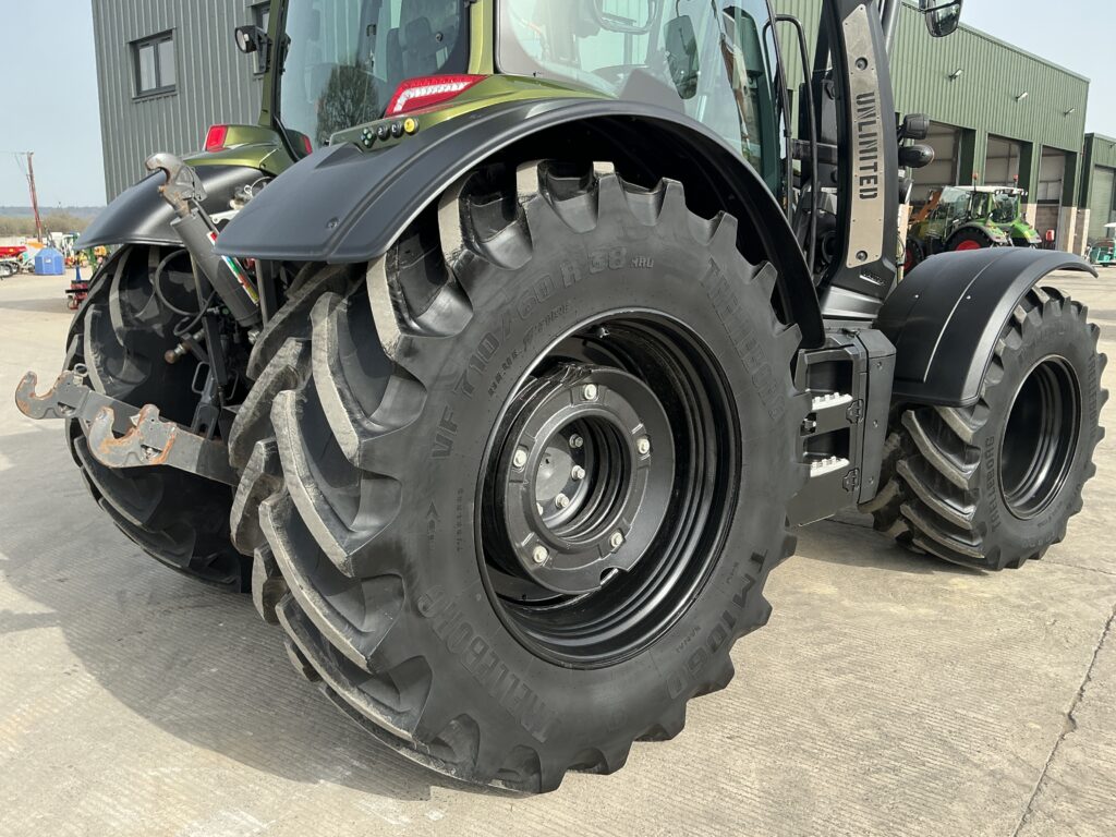 Valtra N175 Versu Unlimited Tractor (ST25906)