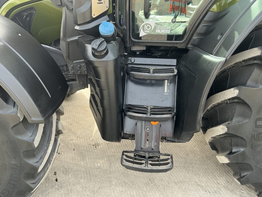 Valtra N175 Versu Unlimited Tractor (ST25906)