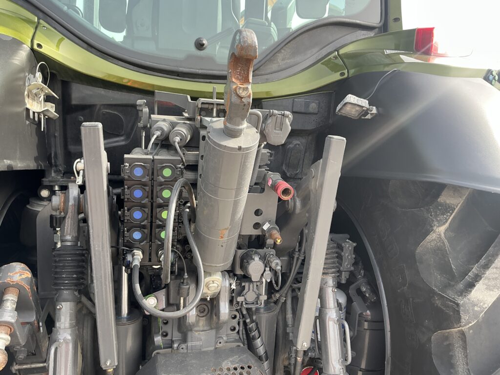 Valtra N175 Versu Unlimited Tractor (ST25906)