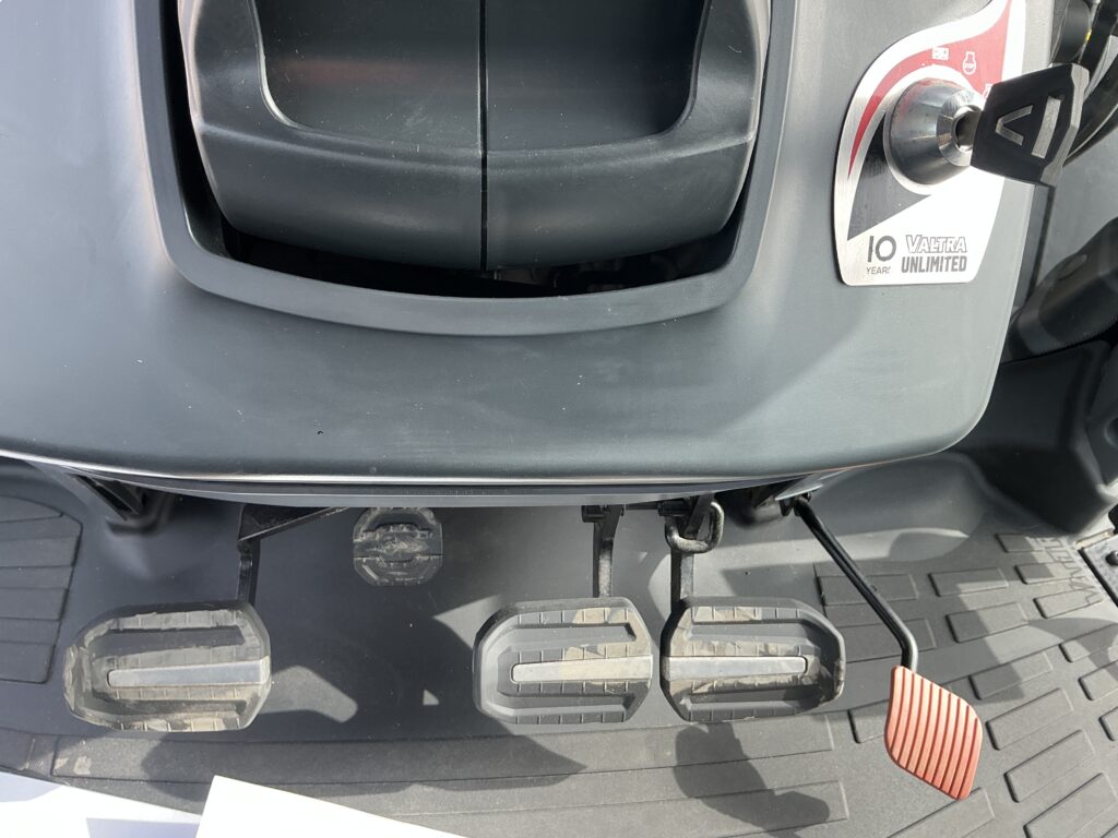 Valtra N175 Versu Unlimited Tractor (ST25906)