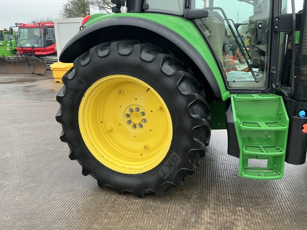 John Deere 6115M Tractor (ST25905)