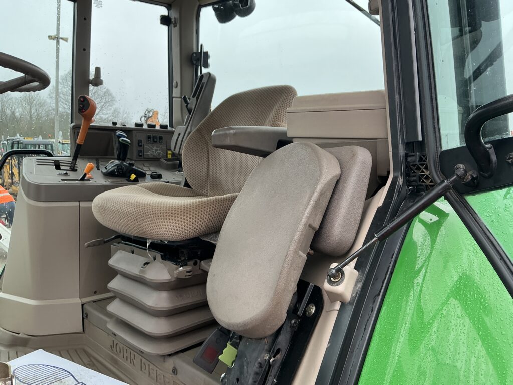 John Deere 6115M Tractor (ST25905)