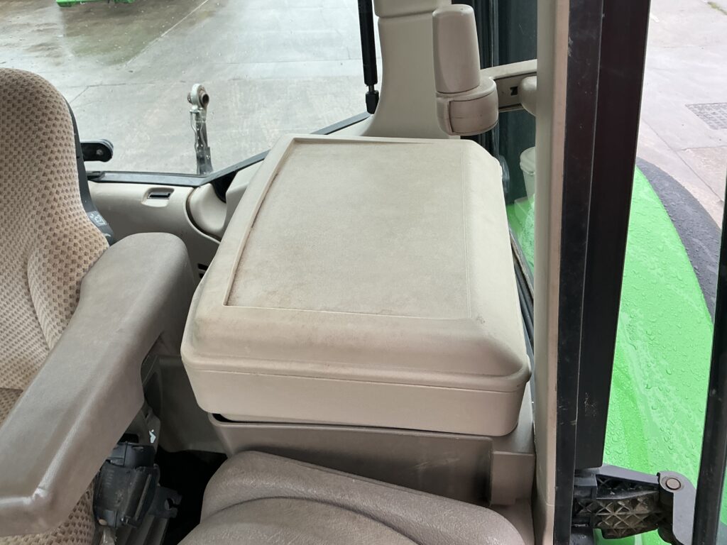 John Deere 6115M Tractor (ST25905)